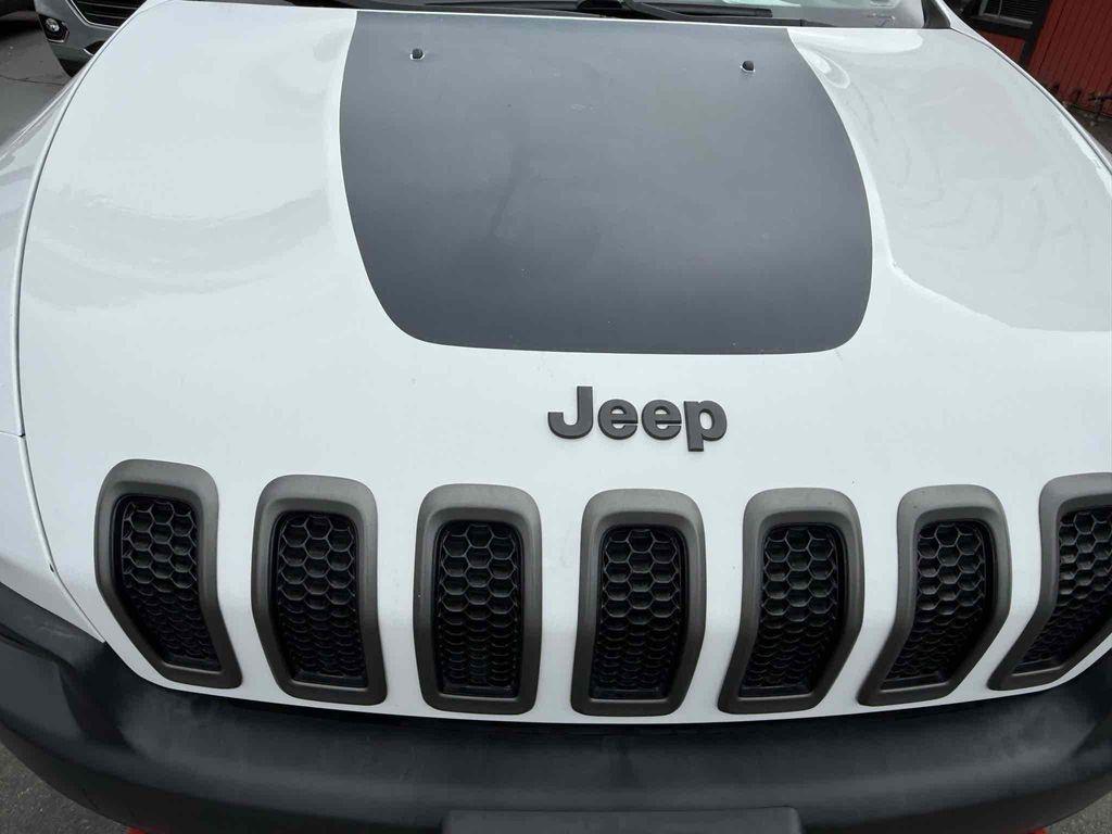 used 2018 Jeep Cherokee car, priced at $13,987
