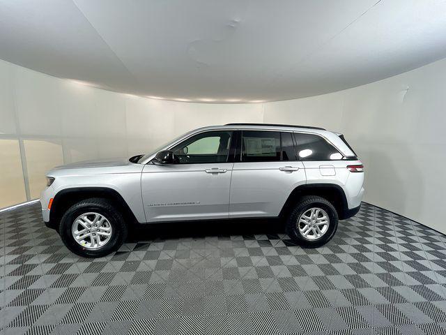 new 2025 Jeep Grand Cherokee car, priced at $34,270