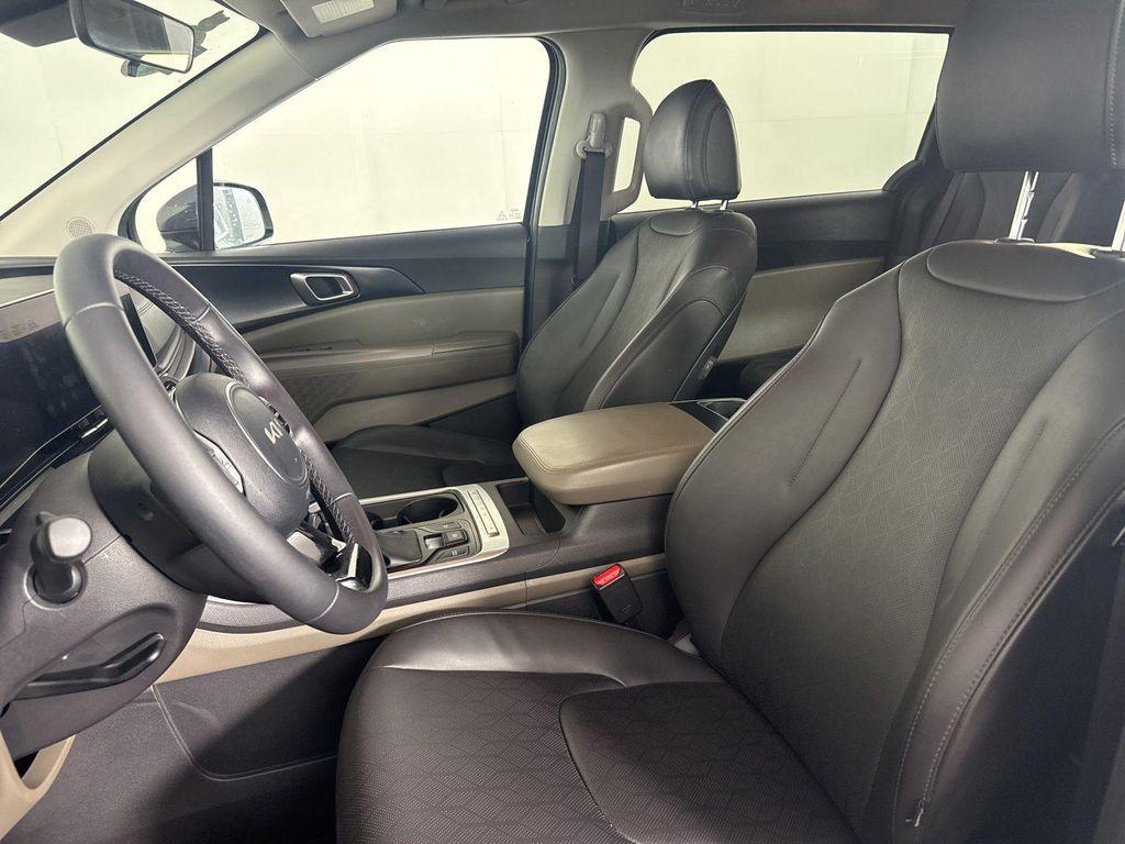 used 2025 Kia Carnival car, priced at $31,991