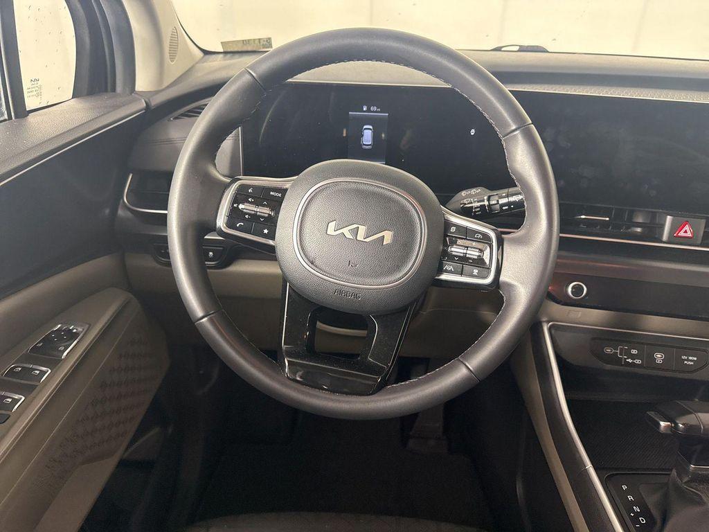 used 2025 Kia Carnival car, priced at $31,991