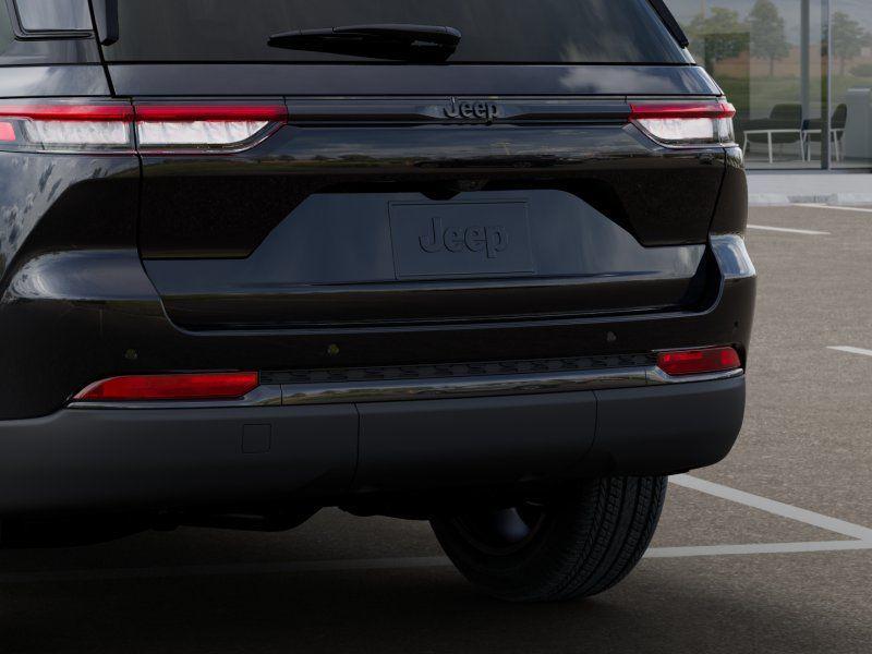 new 2025 Jeep Grand Cherokee car, priced at $37,225