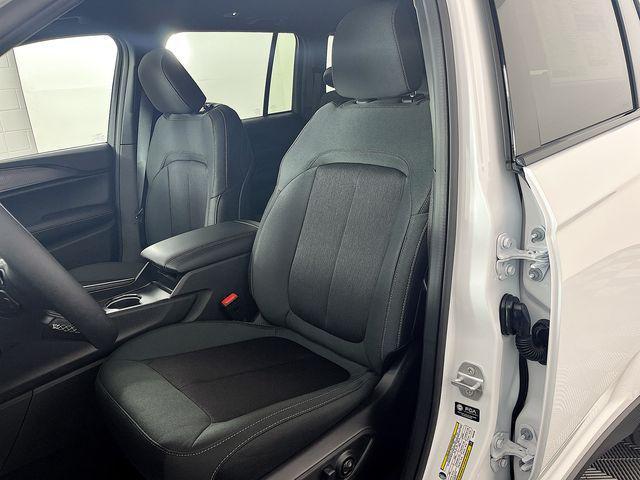 new 2025 Jeep Grand Cherokee car, priced at $33,675