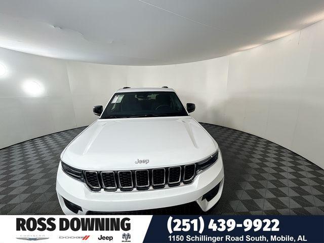 new 2025 Jeep Grand Cherokee car, priced at $33,675