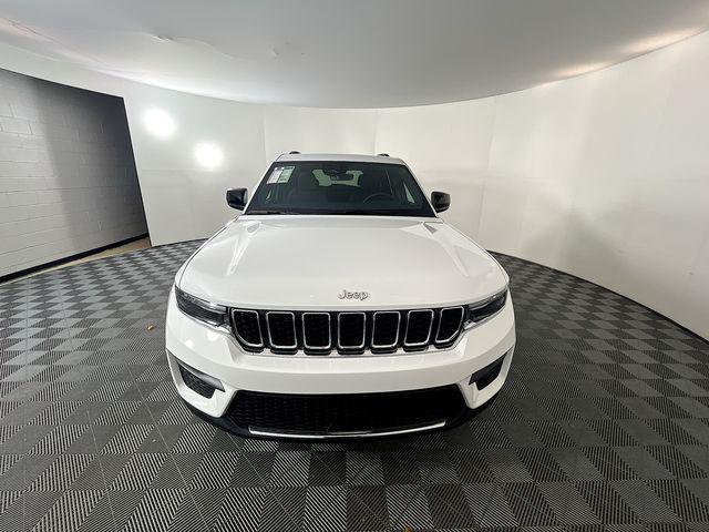 new 2025 Jeep Grand Cherokee car, priced at $33,675