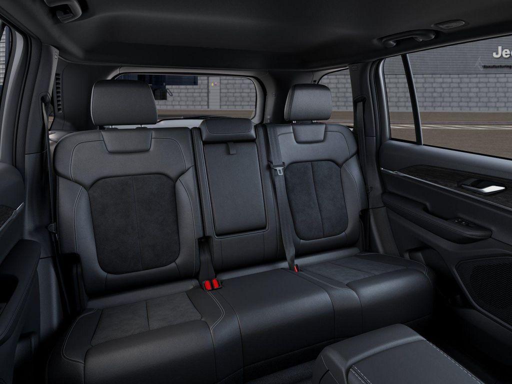new 2026 Jeep Grand Cherokee car, priced at $41,695