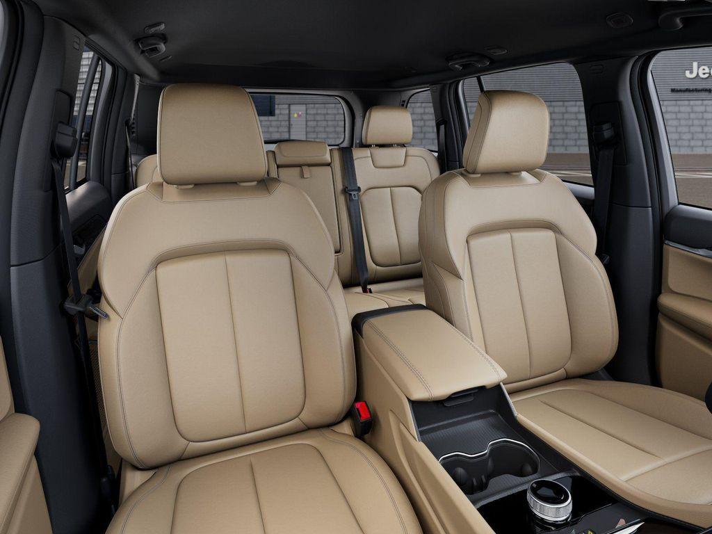 new 2026 Jeep Grand Cherokee car, priced at $44,065