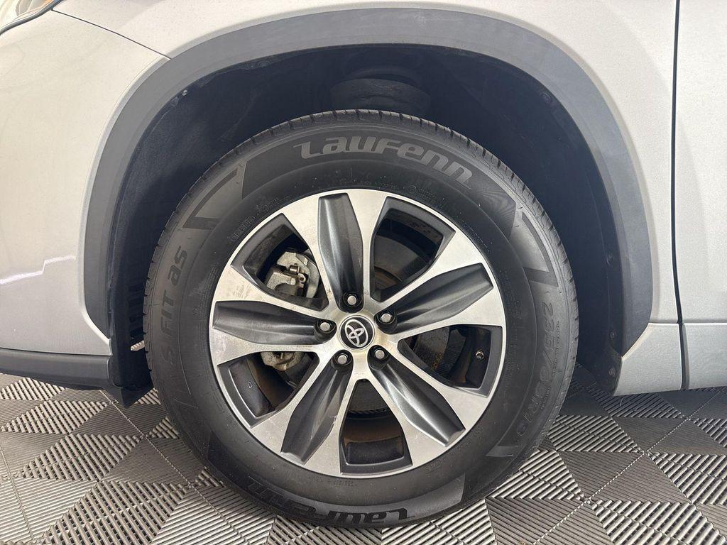 used 2023 Toyota Highlander car, priced at $34,995