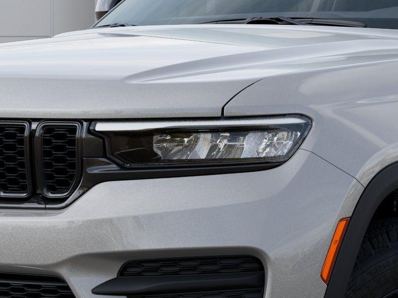 new 2025 Jeep Grand Cherokee car, priced at $37,580