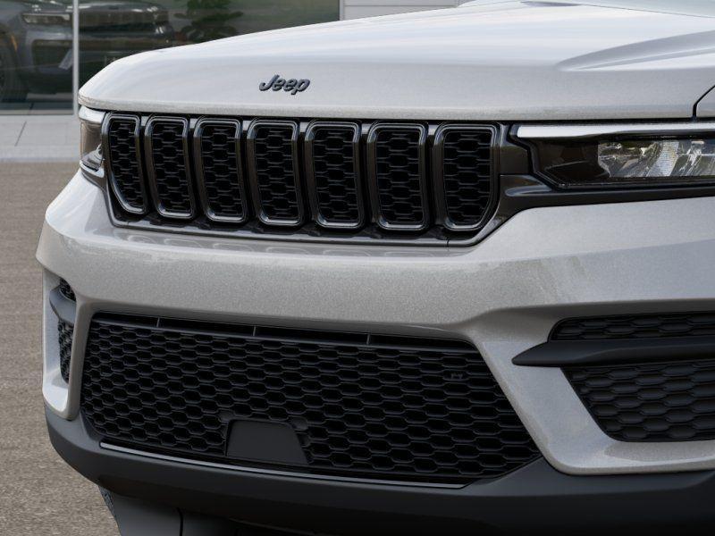 new 2025 Jeep Grand Cherokee car, priced at $37,580