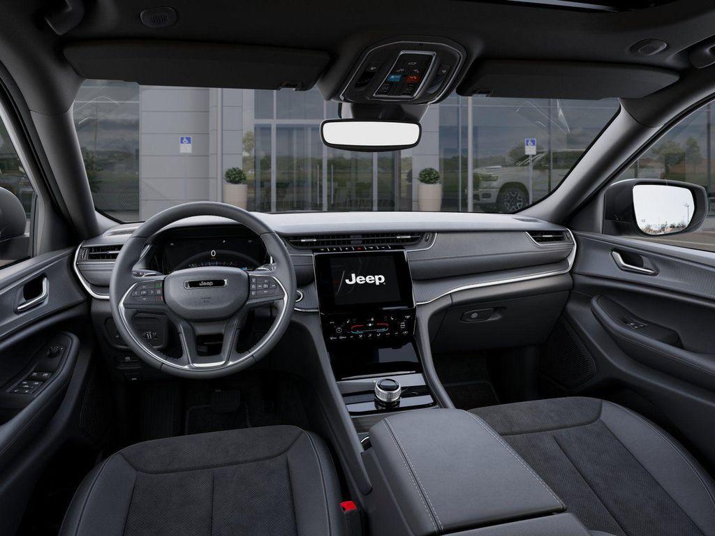 new 2025 Jeep Grand Cherokee car, priced at $37,580