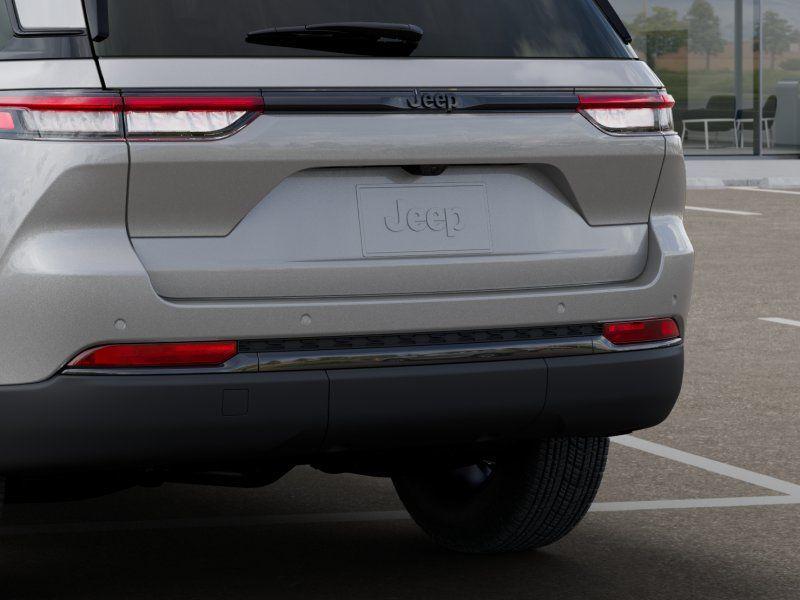 new 2025 Jeep Grand Cherokee car, priced at $37,580