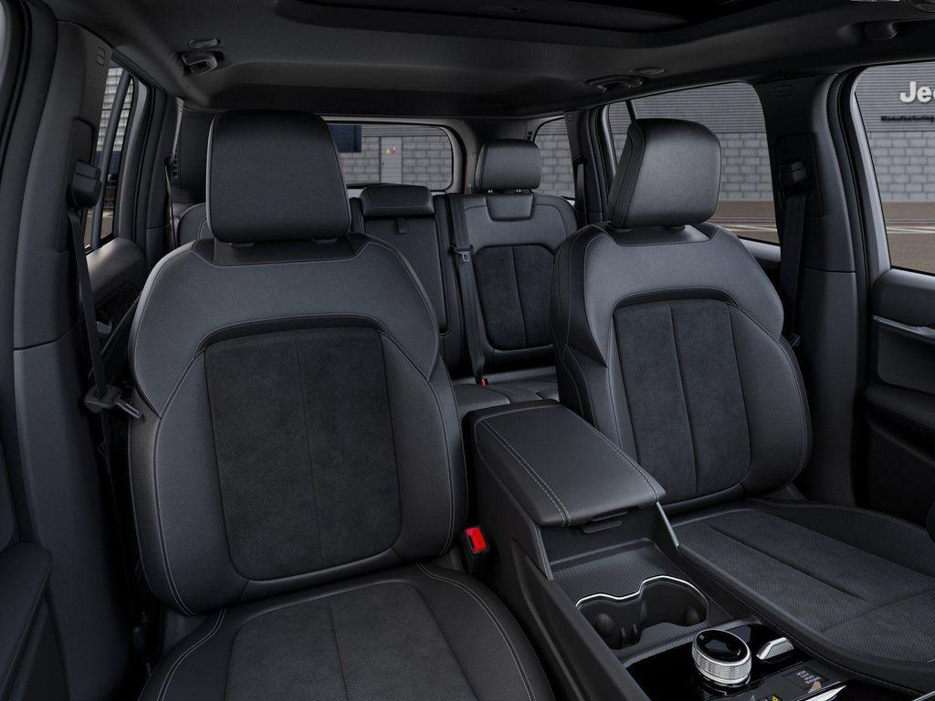new 2026 Jeep Grand Cherokee car, priced at $41,100