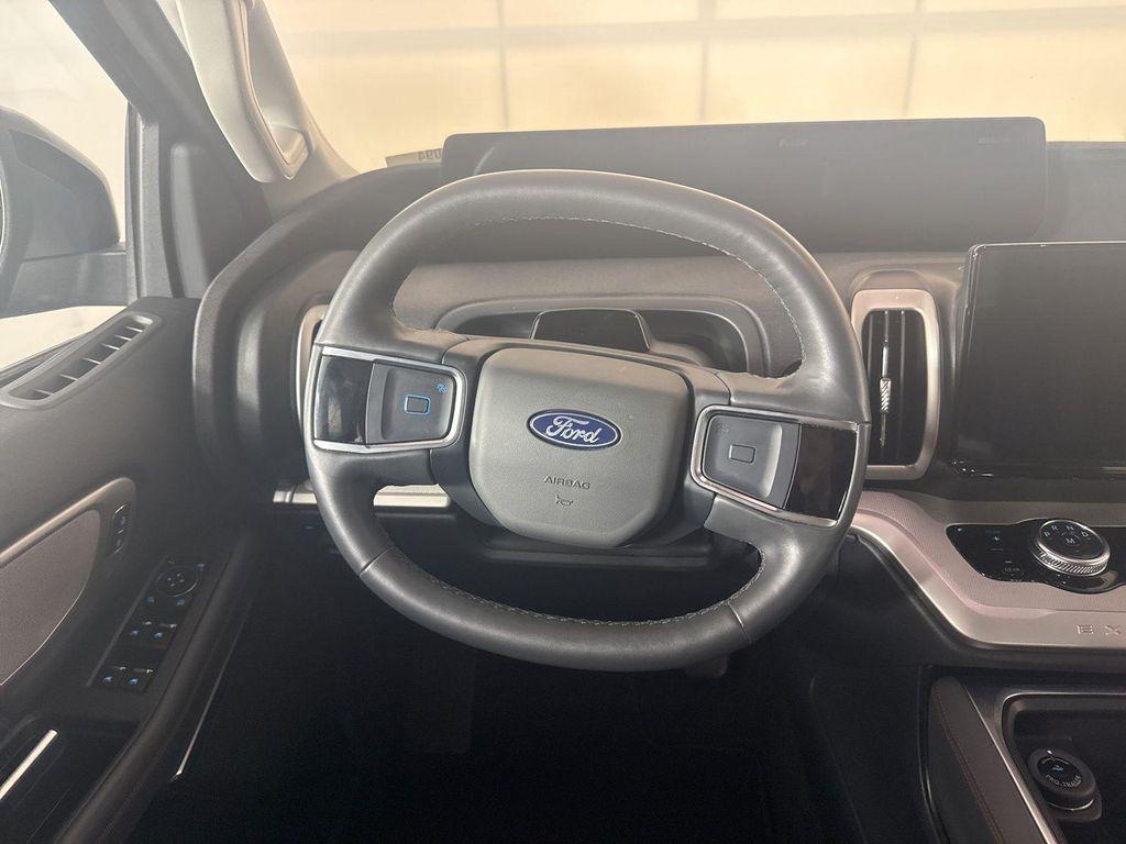 used 2025 Ford Expedition car, priced at $54,654