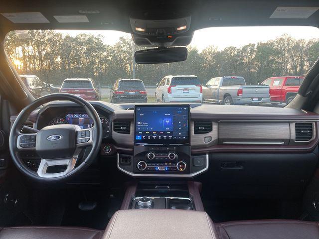 used 2024 Ford Expedition car, priced at $45,021