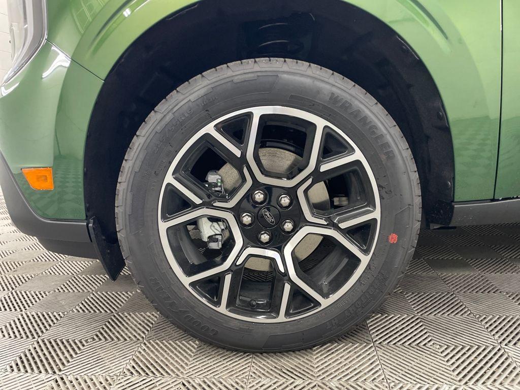 new 2025 Ford Maverick car, priced at $36,018