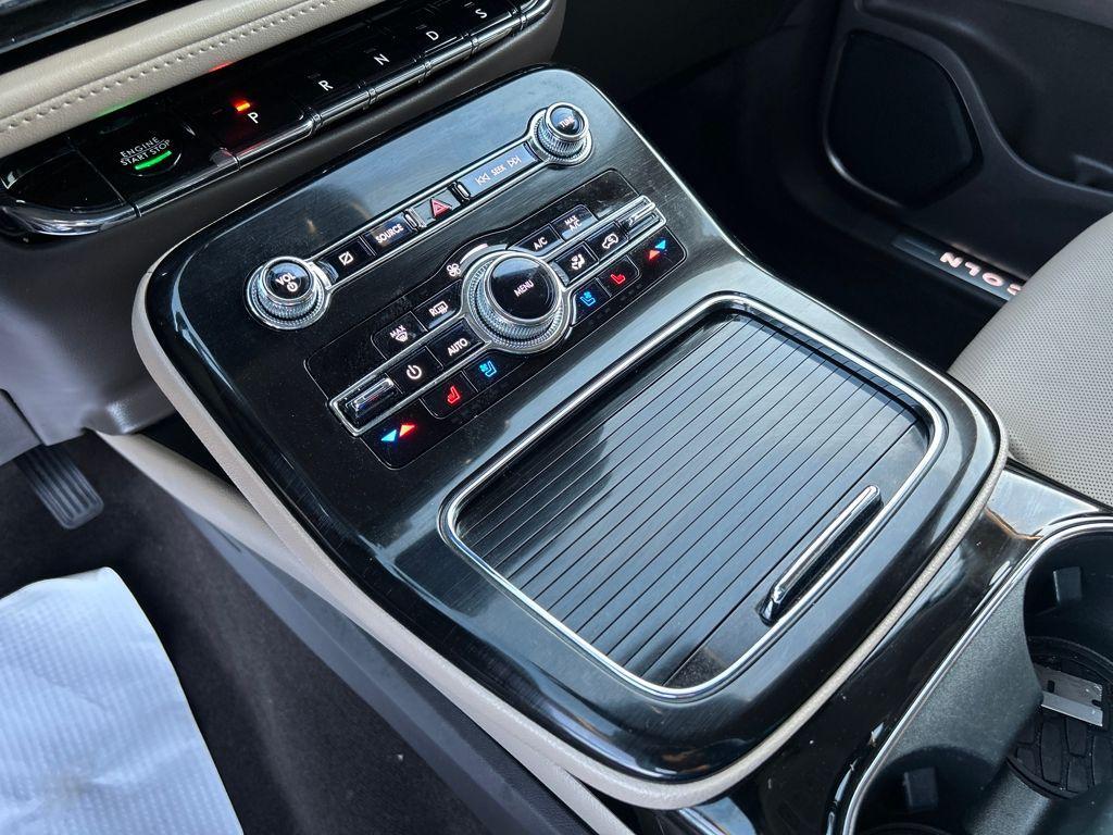 used 2022 Lincoln Nautilus car, priced at $34,054
