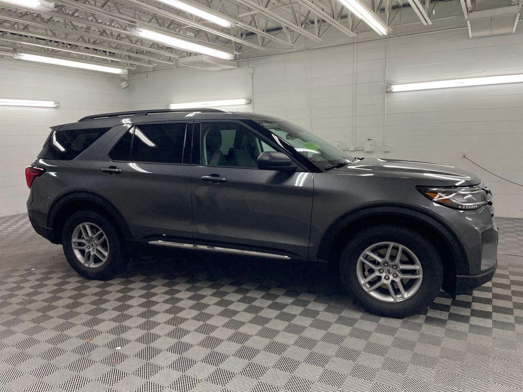 new 2025 Ford Explorer car, priced at $39,370