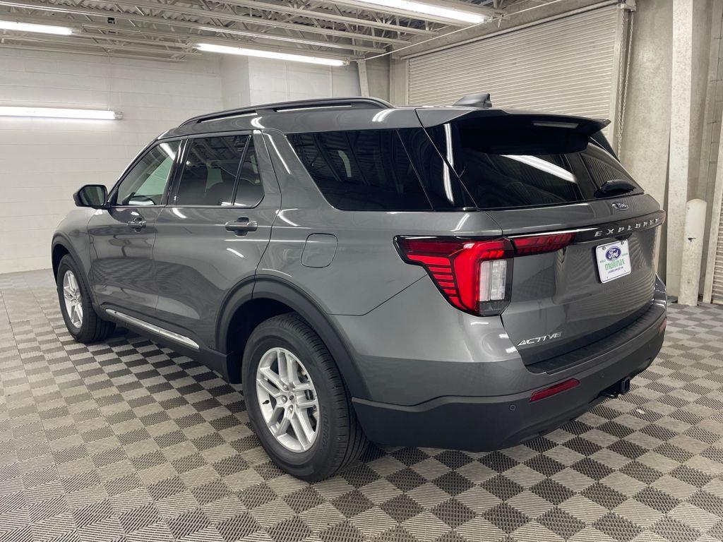 new 2025 Ford Explorer car, priced at $39,370