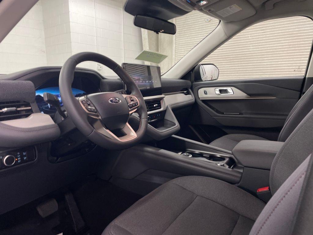 new 2025 Ford Explorer car, priced at $39,370