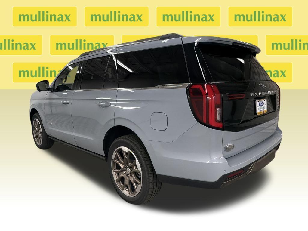 new 2025 Ford Expedition car, priced at $84,779
