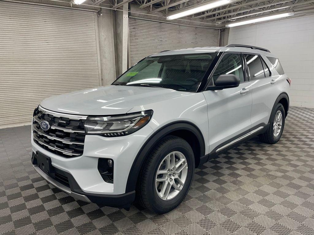 new 2025 Ford Explorer car, priced at $43,049