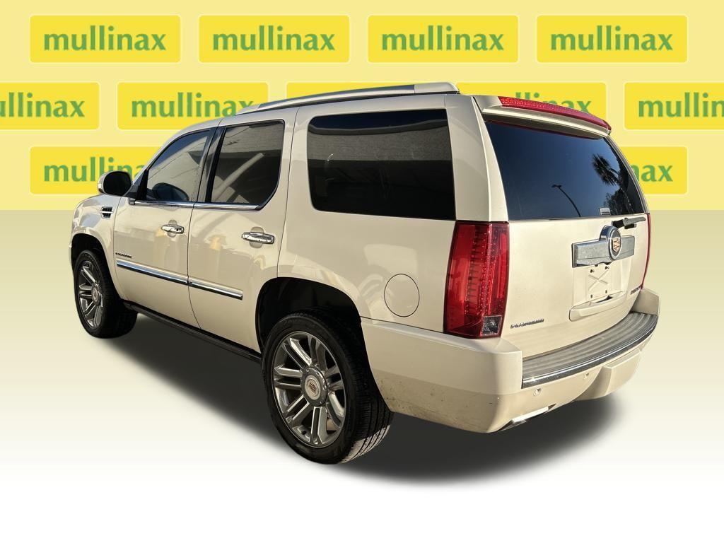 used 2013 Cadillac Escalade car, priced at $15,200