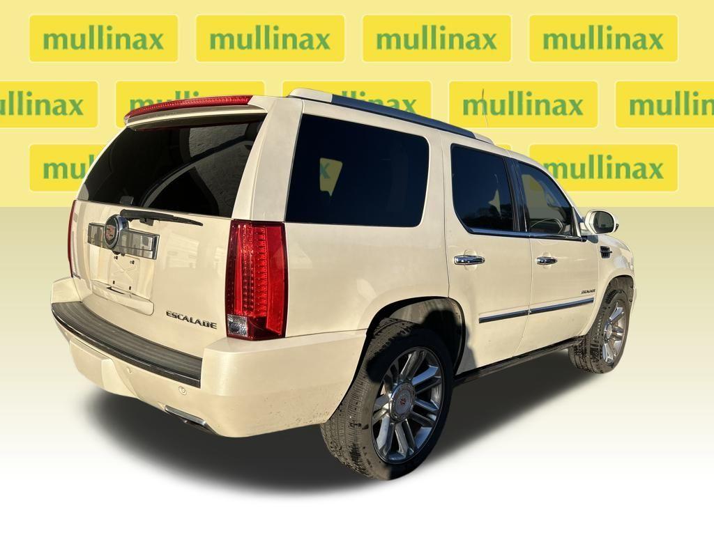 used 2013 Cadillac Escalade car, priced at $15,200