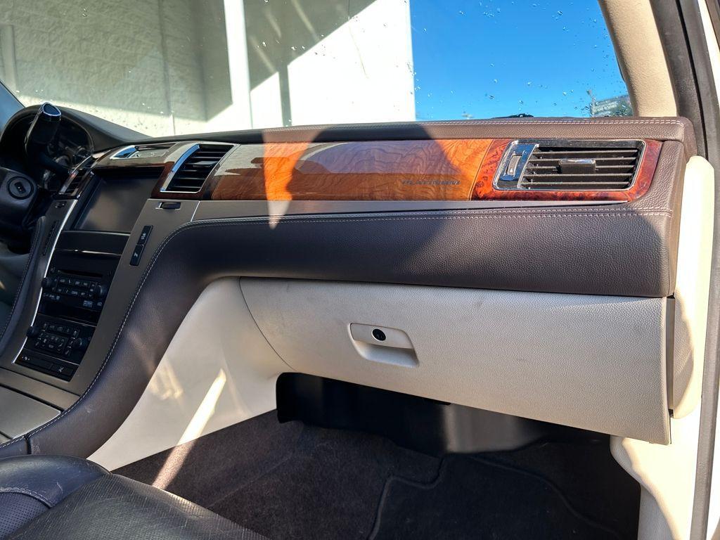 used 2013 Cadillac Escalade car, priced at $15,200