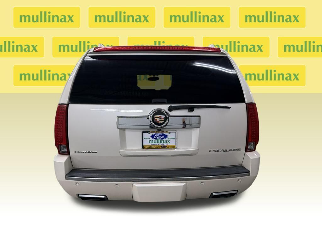 used 2013 Cadillac Escalade car, priced at $14,250