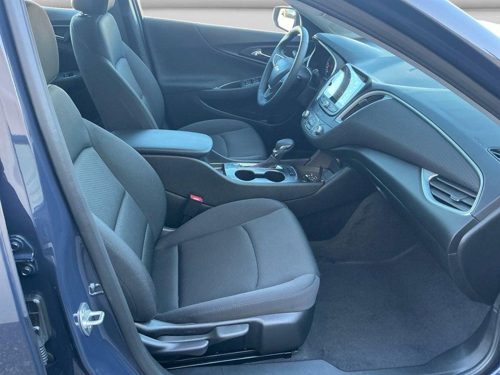 new 2025 Chevrolet Malibu car, priced at $23,400