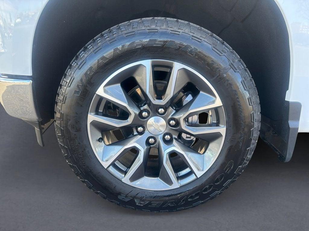 used 2022 Chevrolet Silverado 1500 car, priced at $30,999