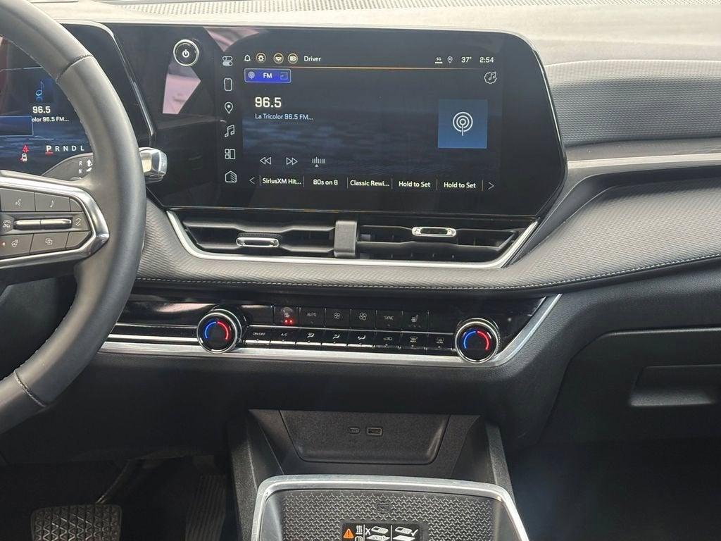 used 2025 Chevrolet Equinox car, priced at $19,699