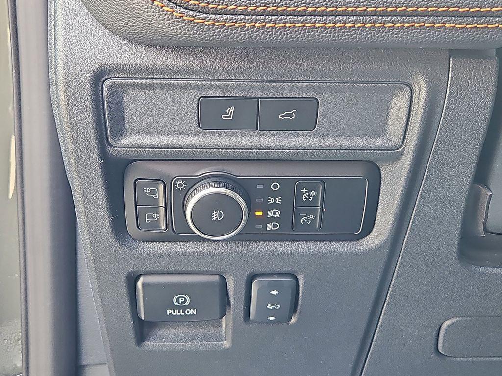 used 2024 Ford Expedition car, priced at $58,586