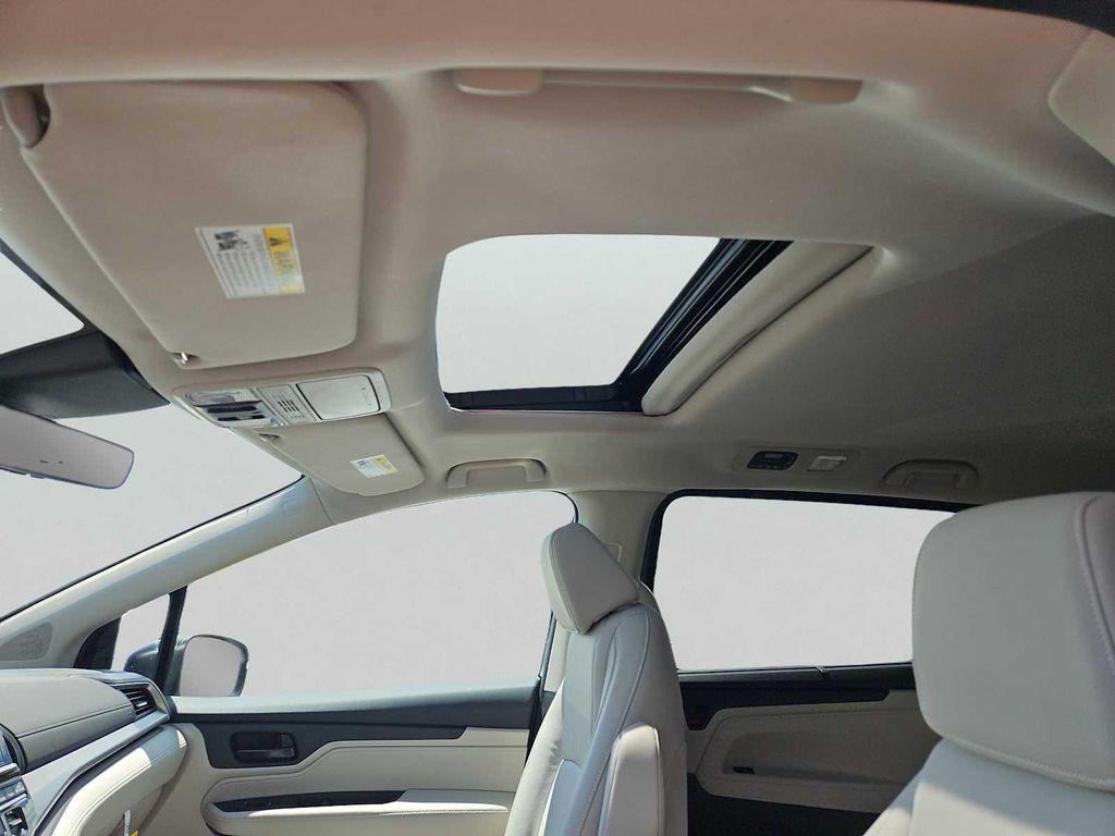 new 2026 Honda Odyssey car, priced at $42,684