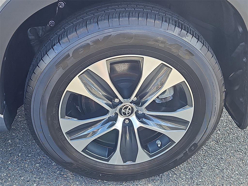 used 2023 Toyota Highlander car, priced at $36,287