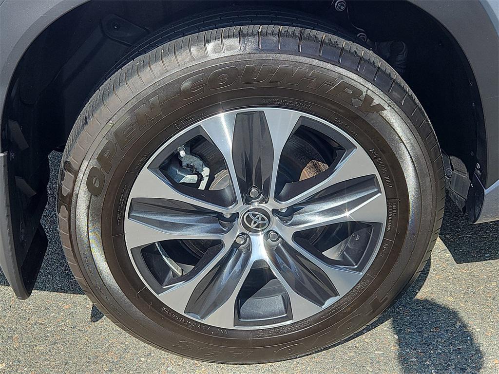 used 2023 Toyota Highlander car, priced at $36,287