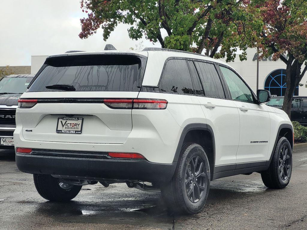new 2025 Jeep Grand Cherokee car, priced at $39,880
