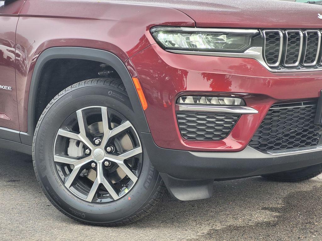 new 2025 Jeep Grand Cherokee car, priced at $43,760