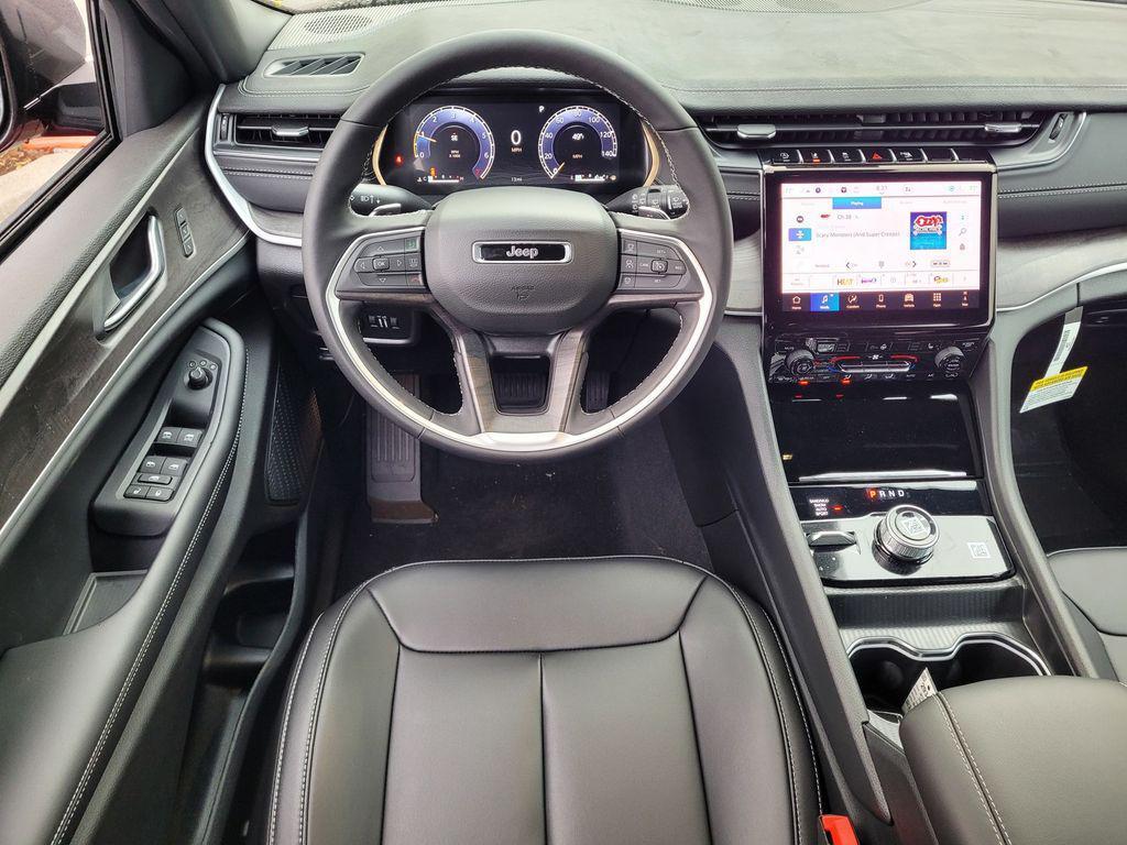 new 2025 Jeep Grand Cherokee car, priced at $43,760