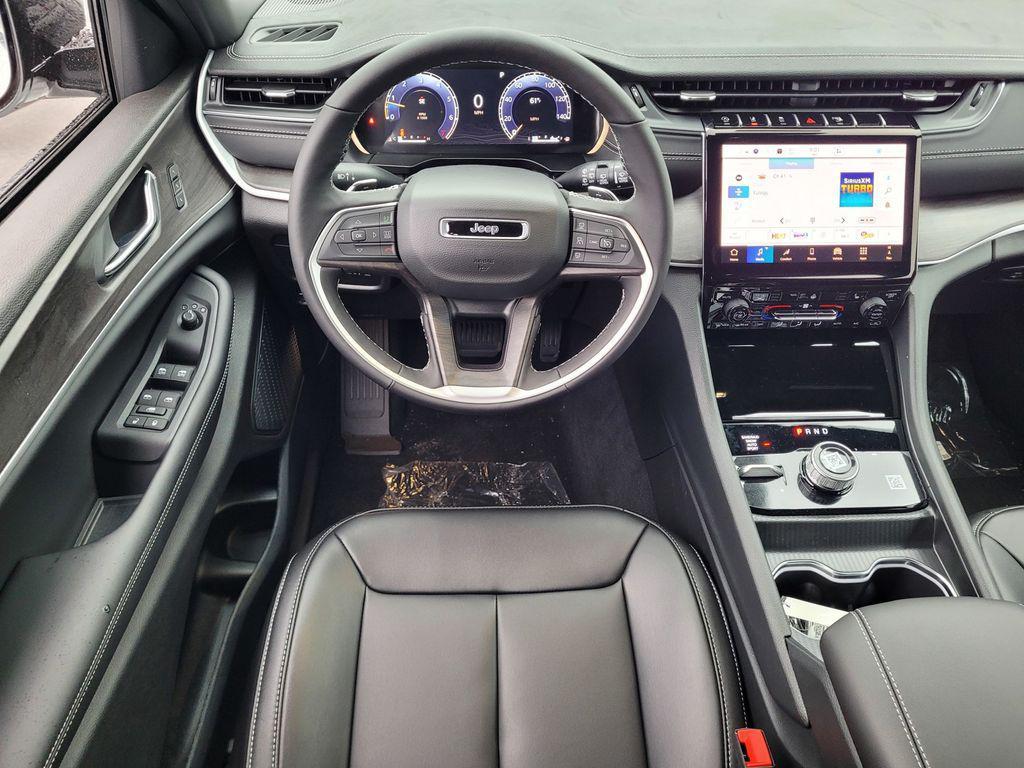 new 2025 Jeep Grand Cherokee car, priced at $44,370