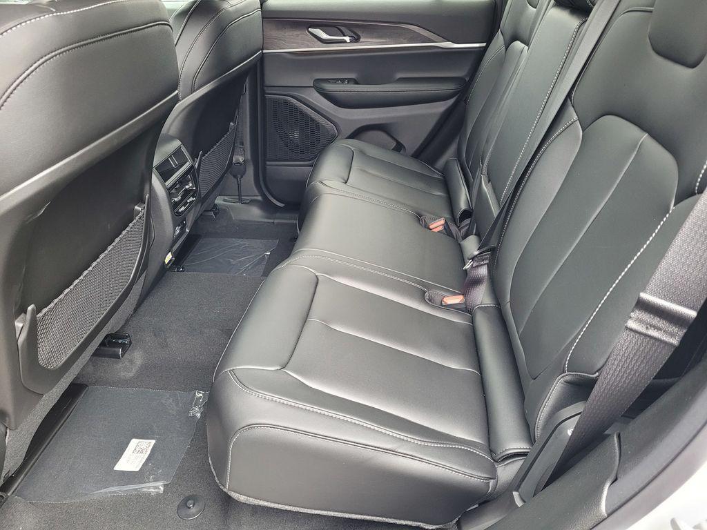 new 2025 Jeep Grand Cherokee car, priced at $44,370