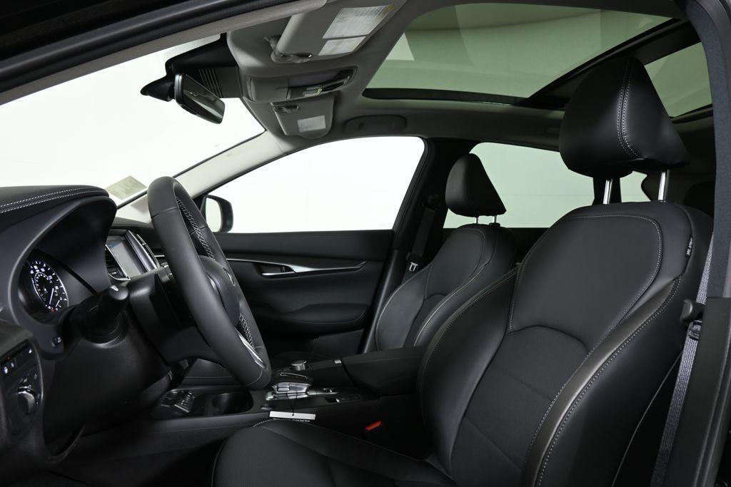 new 2025 INFINITI QX50 car