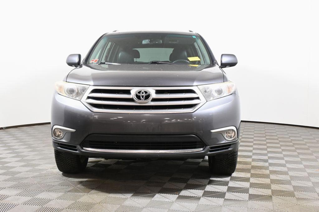 used 2013 Toyota Highlander car, priced at $10,979