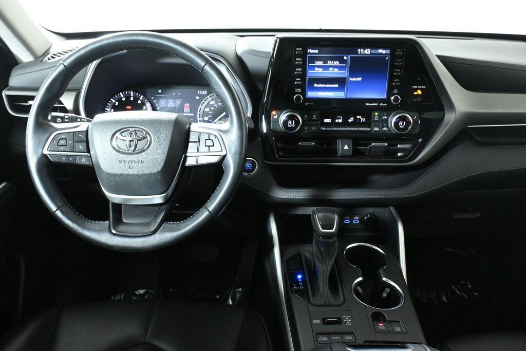 used 2022 Toyota Highlander car, priced at $29,979