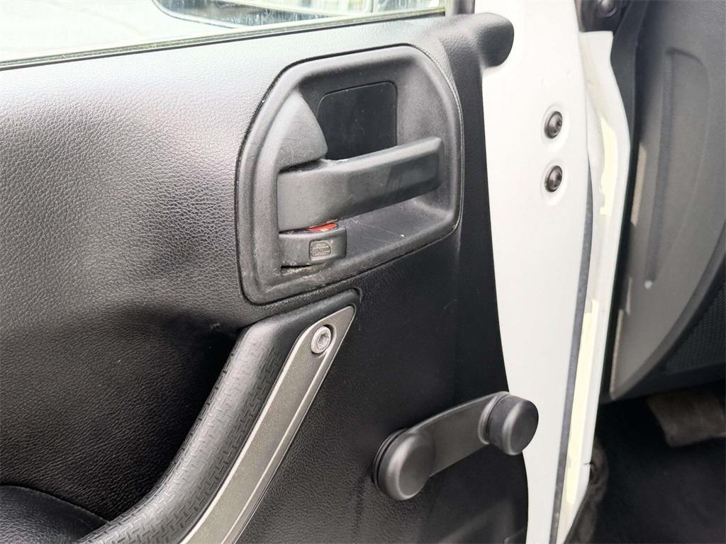 used 2015 Jeep Wrangler Unlimited car, priced at $16,500