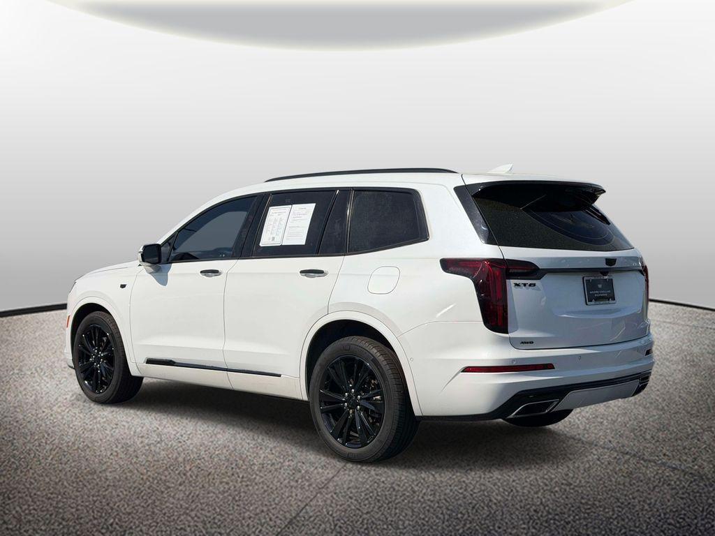used 2022 Cadillac XT6 car, priced at $33,000