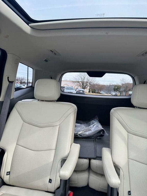 used 2023 Cadillac XT6 car, priced at $34,000