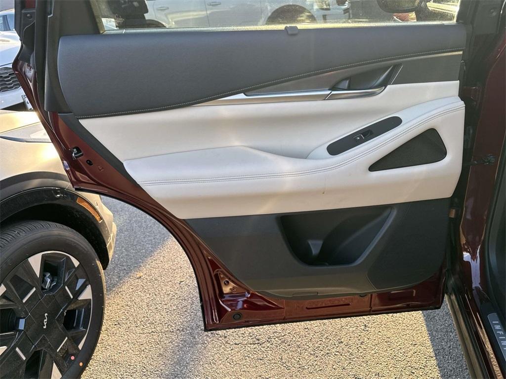 used 2024 INFINITI QX60 car, priced at $39,859