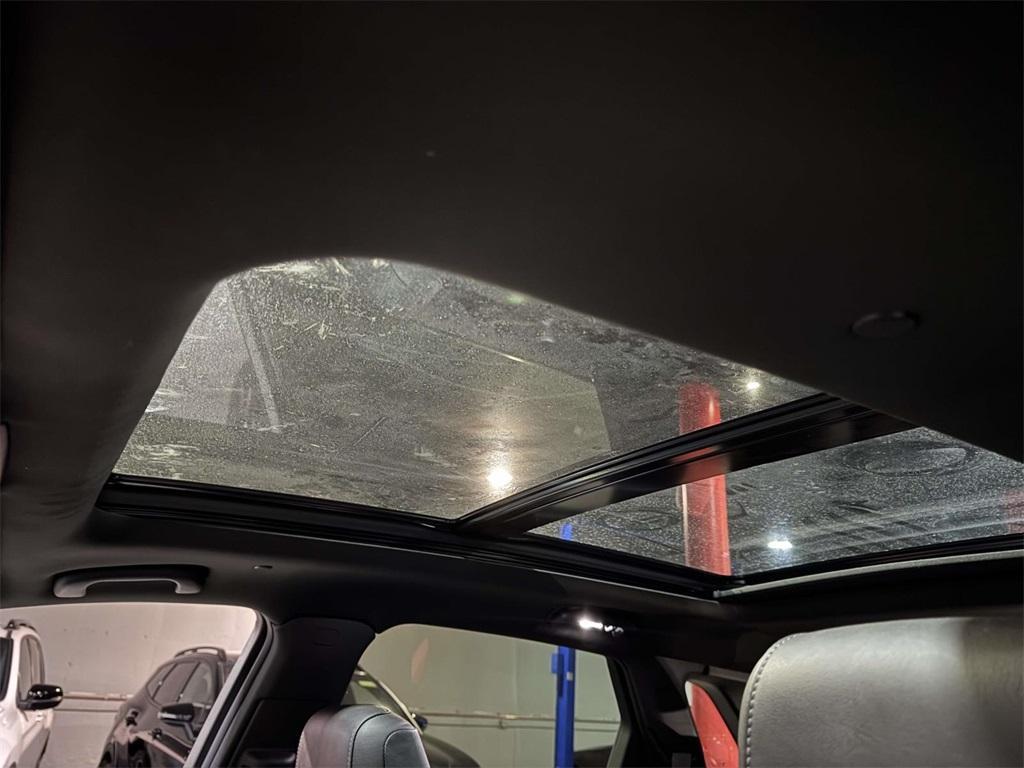 used 2022 Cadillac XT5 car, priced at $26,999