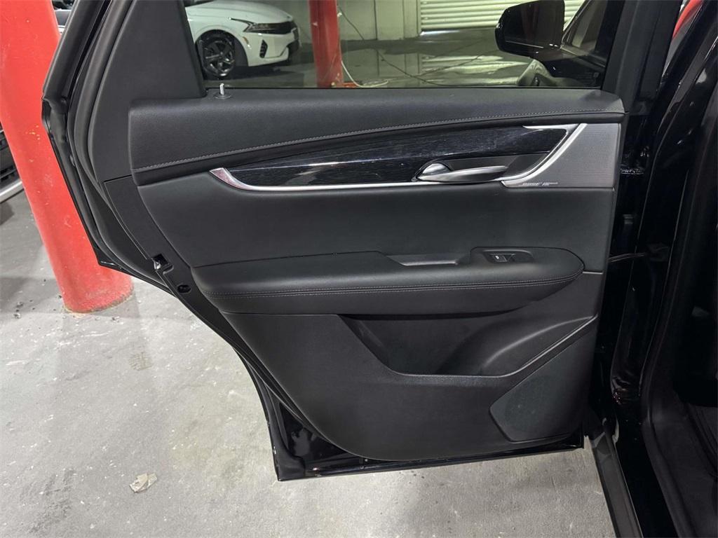 used 2022 Cadillac XT5 car, priced at $26,999